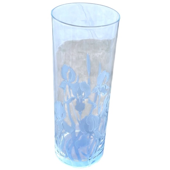 PERRY COYLE CRYSTAL DEEPLY ETCHED BEARDED IRIS FLORAL ART GLASS VASE, SIGNED - Picture 3 of 15